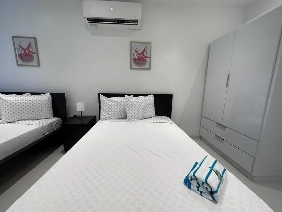 شقة Modern Poolside Getaway فاجاردو